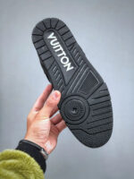 LouisVuittonBlackTrainer_2.webp