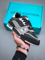 LouisVuittonTrainerBlackGraySignature_2.jpg